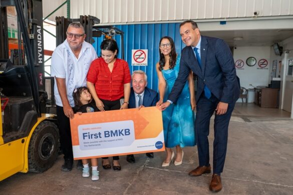 Minister Geoffrey Wever: Ampliando acceso na financiamiento pa ...
